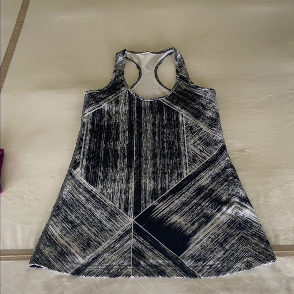 Lululemon tank